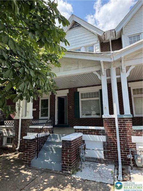 711 Saint John St, Allentown, PA, 18103-3258 | Card Image