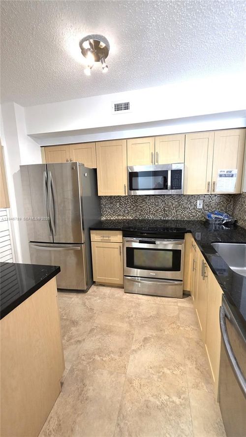 apt-301-2090 W Preserve Way, Miramar, FL, 33025-3909 | Card Image