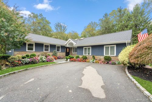 14 S Hollow Rd, Dix Hills, NY, 11746-6140 | Card Image