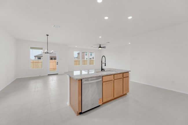 15009 Kiger Mustang Dr, House other with 4 bedrooms, 2 bathrooms and 2 parking in Manor TX | Image 13