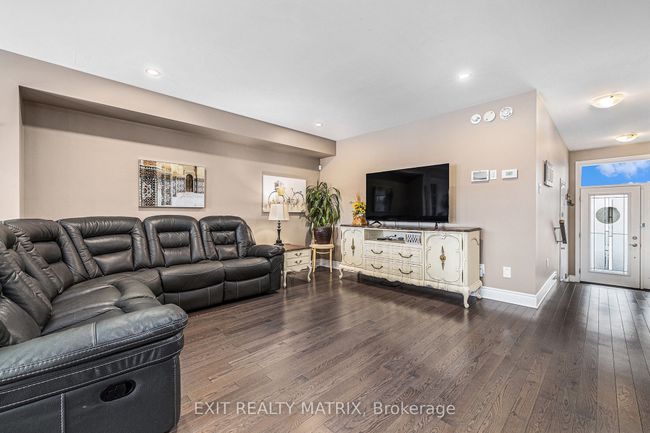 214 Argile St, House attached with 3 bedrooms, 4 bathrooms and 4 parking in Casselman ON | Image 4