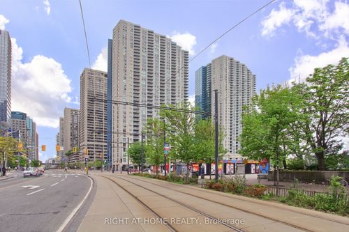 504-77 Harbour Sq, Toronto, ON, M5J2S2 | Card Image
