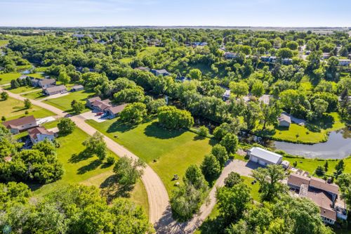 1502 Island Park Dr, Jamestown, ND, 58401-2335 | Card Image