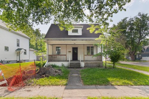 824 9th St N, Fargo, ND, 58102-3621 | Card Image