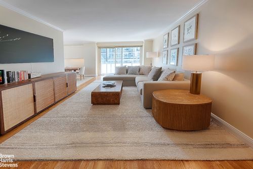 21r-300 E 40th St, New York, NY, 10016-2005 | Card Image