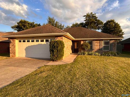 4955 Montauk Trl Se, Owens Cross Roads, AL, 35763-8759 | Card Image