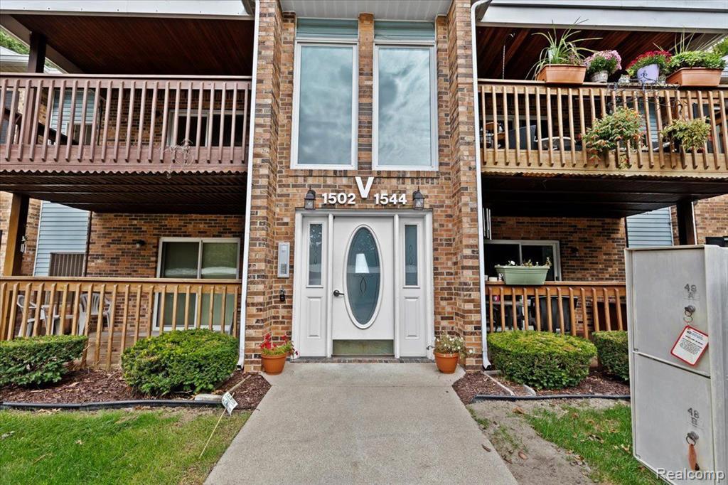 Shoemaker Dr, Westland, MI 48185