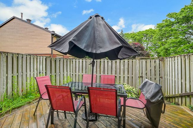 2092 Orient Park Dr, Condo with 3 bedrooms, 2 bathrooms and 1 parking in Gloucester ON | Image 16