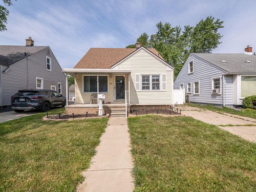 214 Cleveland St, Trenton, MI, 48183-1200 | Card Image