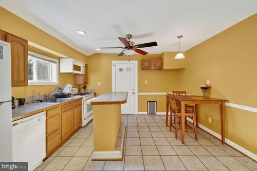 1001 Iago Ave, CAPITOL HEIGHTS, MD, 20743-3916 | Card Image