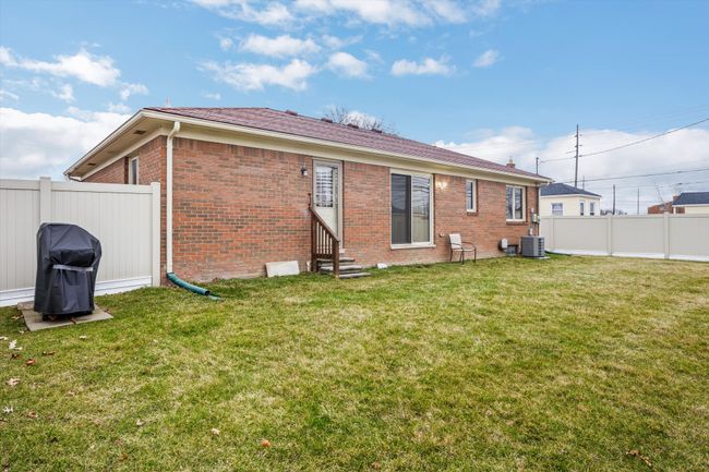 17047 Quarry St, House other with 3 bedrooms, 3 bathrooms and null parking in Riverview MI | Image 31