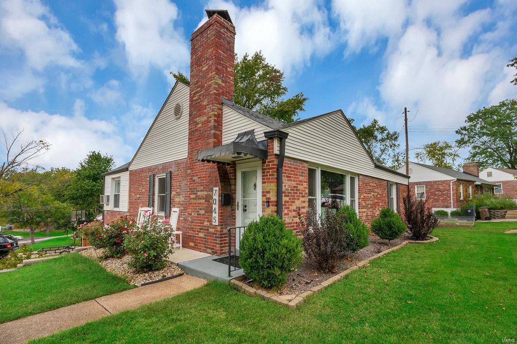 Deerpath Dr, Saint Louis, MO 63123