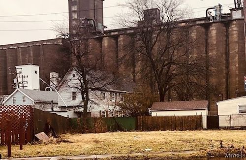 71 Louisiana St, Buffalo, NY, 14204-2746 | Card Image