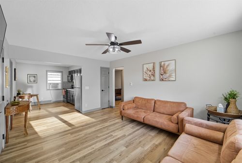 apt-2b-203 3rd St Se, Altoona, IA, 50009-1868 | Card Image