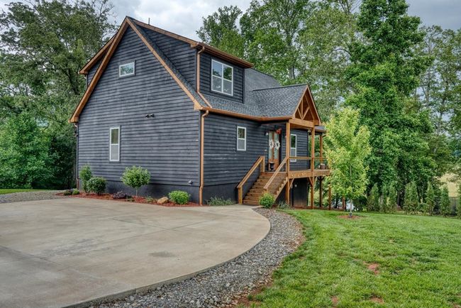 784 Sneaking Creek Dr, Home with 3 bedrooms, 4 bathrooms and null parking in Hayesville NC | Image 9