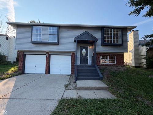 71 Westridge Pl, Greenwood, IN, 46142-2121 | Card Image