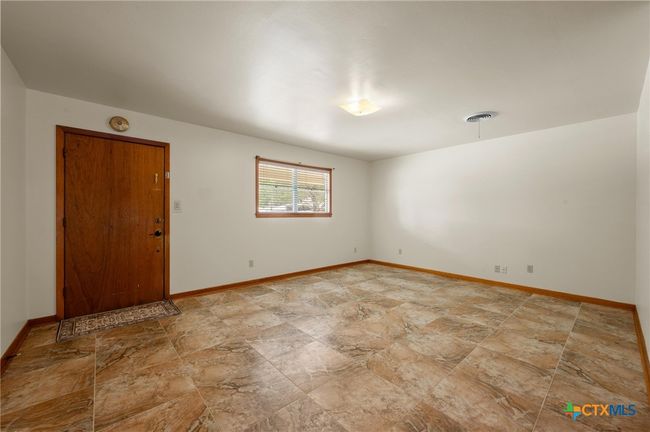 201 Hillcrest Dr, House other with 4 bedrooms, 2 bathrooms and null parking in Luling TX | Image 5