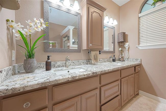 638 Winchester Trl, House other with 3 bedrooms, 3 bathrooms and 2 parking in Angleton TX | Image 31