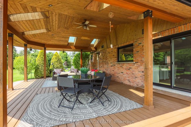 2021 Victoria Ave, Home with 5 bedrooms, 4 bathrooms and 50 parking in Pelham ON | Image 31