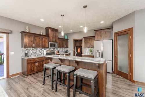 8200 E Willow Wood St Street, Sioux Falls, SD, 57110 | Card Image