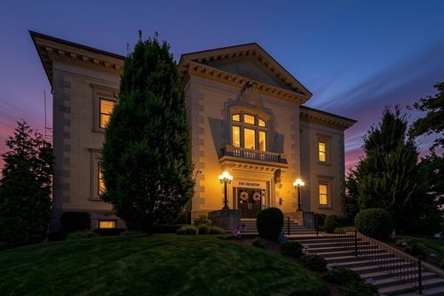304-7 Russell St, Plymouth, MA, 02360-4993 | Card Image