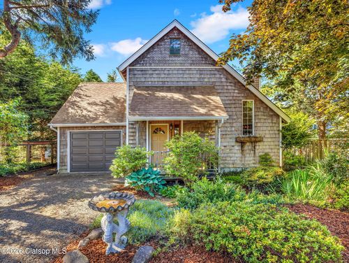 643 5th Street, Gearhart, OR, 97138 | Card Image