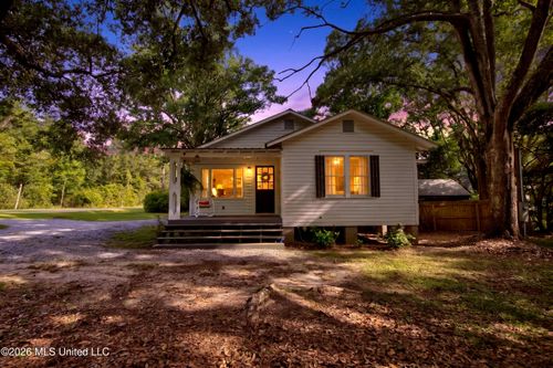 15264 Hudson Krohn Rd, Biloxi, MS, 39532-9040 | Card Image