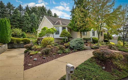 520 Old Fayette Trl, Oakdale, PA, 15071-9740 | Card Image