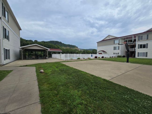 1205 University Commons Dr, Condo with 4 bedrooms, 4 bathrooms and 3 parking in Star City WV | Image 37