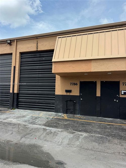 7786 Nw 64th St, MIAMI, FL, 33166 | Card Image