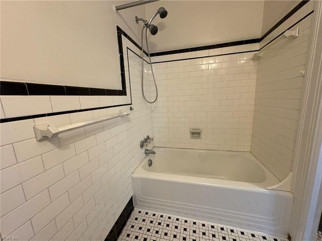 APT-7 - 1005 Colonial Ave, House attached with 1 bedrooms, 1 bathrooms and null parking in Norfolk VA | Image 14