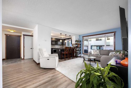 202-920 68 Ave Sw, Calgary, AB, T2V0N6 | Card Image