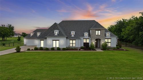 16981 S 31st East Ave, Mounds, OK, 74047-4933 | Card Image