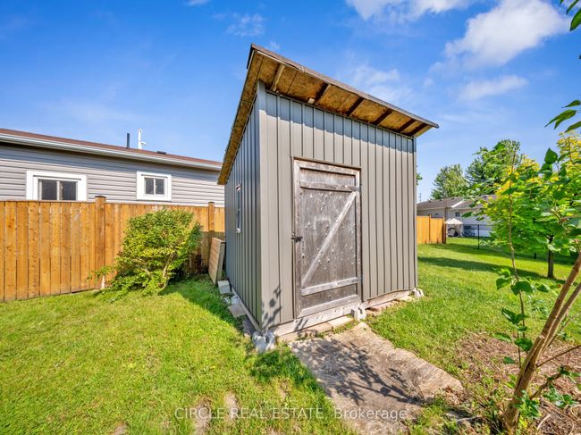 5 Maple Dr, Home with 2 bedrooms, 2 bathrooms and 4 parking in Mcgregor ON | Image 7