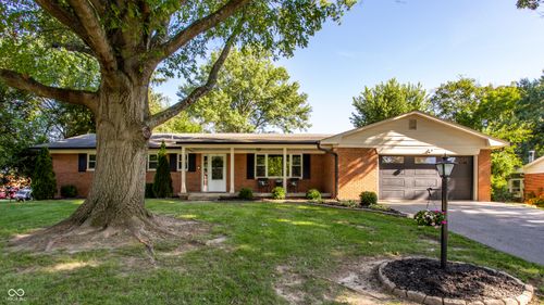 6136 Bluff Acres Dr, Greenwood, IN, 46143-9033 | Card Image