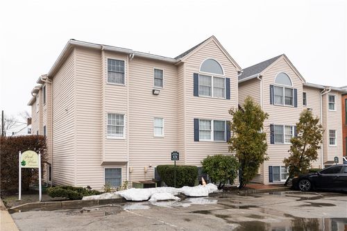 apt-201-95 Park Pl, Pawtucket, RI, 02860-4035 | Card Image