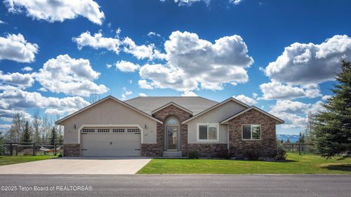700 Guardian Peaks Ln, Driggs, ID, 83422-5033 | Card Image