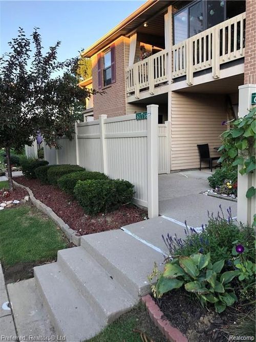 5-61116 Greenwood Dr, South Lyon, MI, 48178-1098 | Card Image