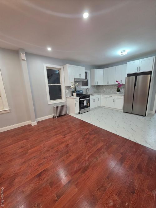 95-27 239th St, Floral Park, NY, 11001-3826 | Card Image