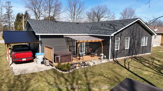 7953 Railroad Line, House other with 3 bedrooms, 2 bathrooms and 6 parking in Alvinston ON | Image 9