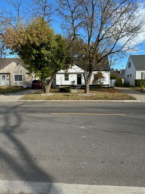 25216 Hayes Road, Roseville, MI, 48066 | Card Image