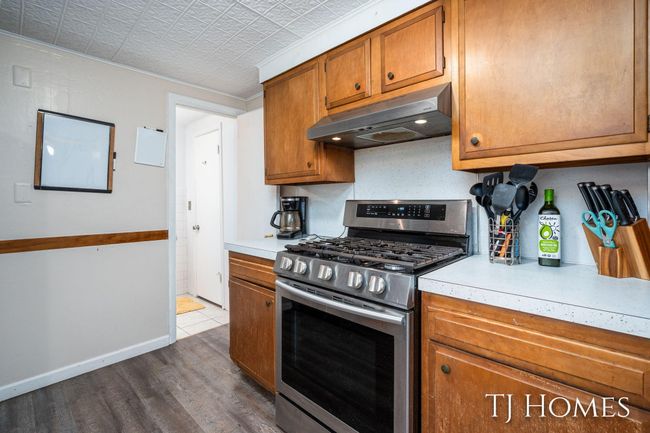 20-web-or-mls-2215 Maguire-15 | Image 12