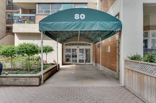 820-80 St Patrick St, Toronto, ON, M5T2X6 | Card Image