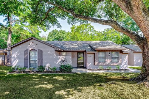 9218 Hammerly Blvd, Houston, TX, 77080-5567 | Card Image