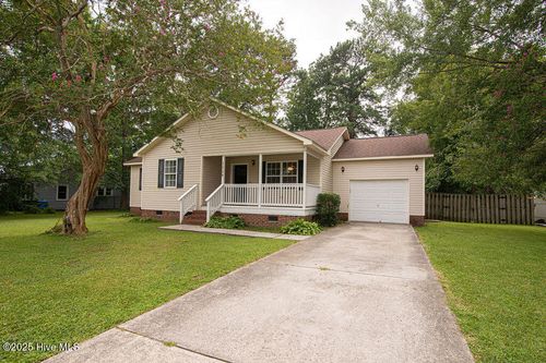 111 Thompson St, Jacksonville, NC, 28540-6126 | Card Image