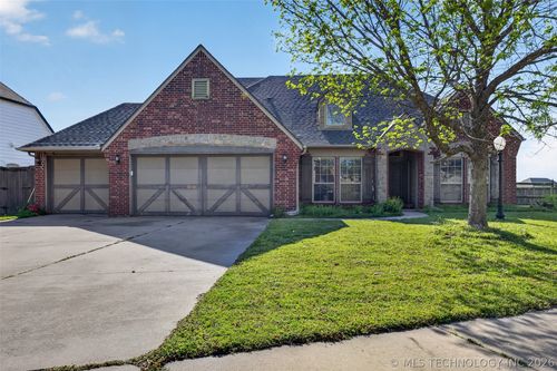 9302 N 98th East Ct, Owasso, OK, 74055-6996 | Card Image