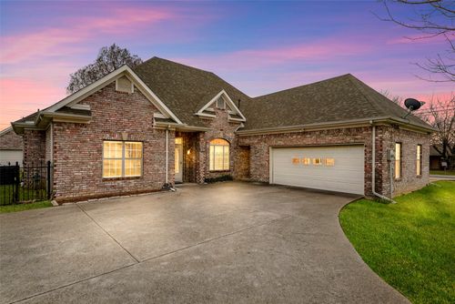 301 N Elm, Quinlan, TX, 75474-8903 | Card Image