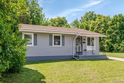 827 Madison Street, Home with 3 bedrooms, 1 bathrooms and null parking in Ypsilanti MI | Image 3