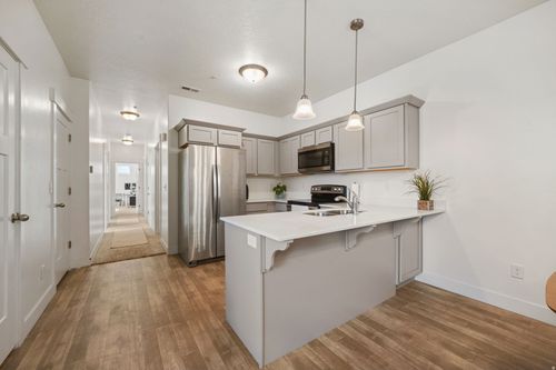548 N 360 W, Vineyard, UT, 84059-4815 | Card Image