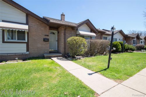 253-8401 18 Mile Rd, Sterling Heights, MI, 48313-3069 | Card Image